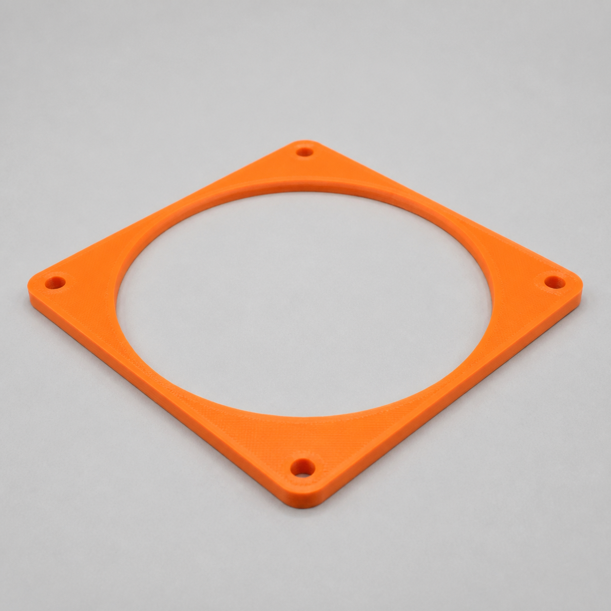 Vorschau eines 5-mm-Abstandrahmens für einen quadratischen 120mm PC-Lüfter aus der STL-Datei