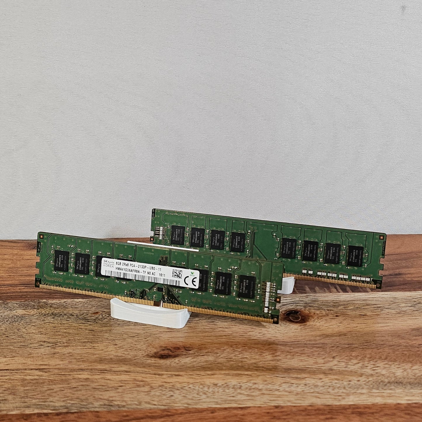 2x 8GB DDR4 2133MHz SK hynix PC4-2133P Desktop RAM 16GB Kit HMA41GU6AFR8N-TF