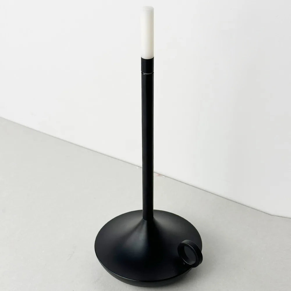 🕯️Romantische LED Kerzenlampe - Tischlampe WICK – tragbare Atmosphäre für jedes Abenteuer