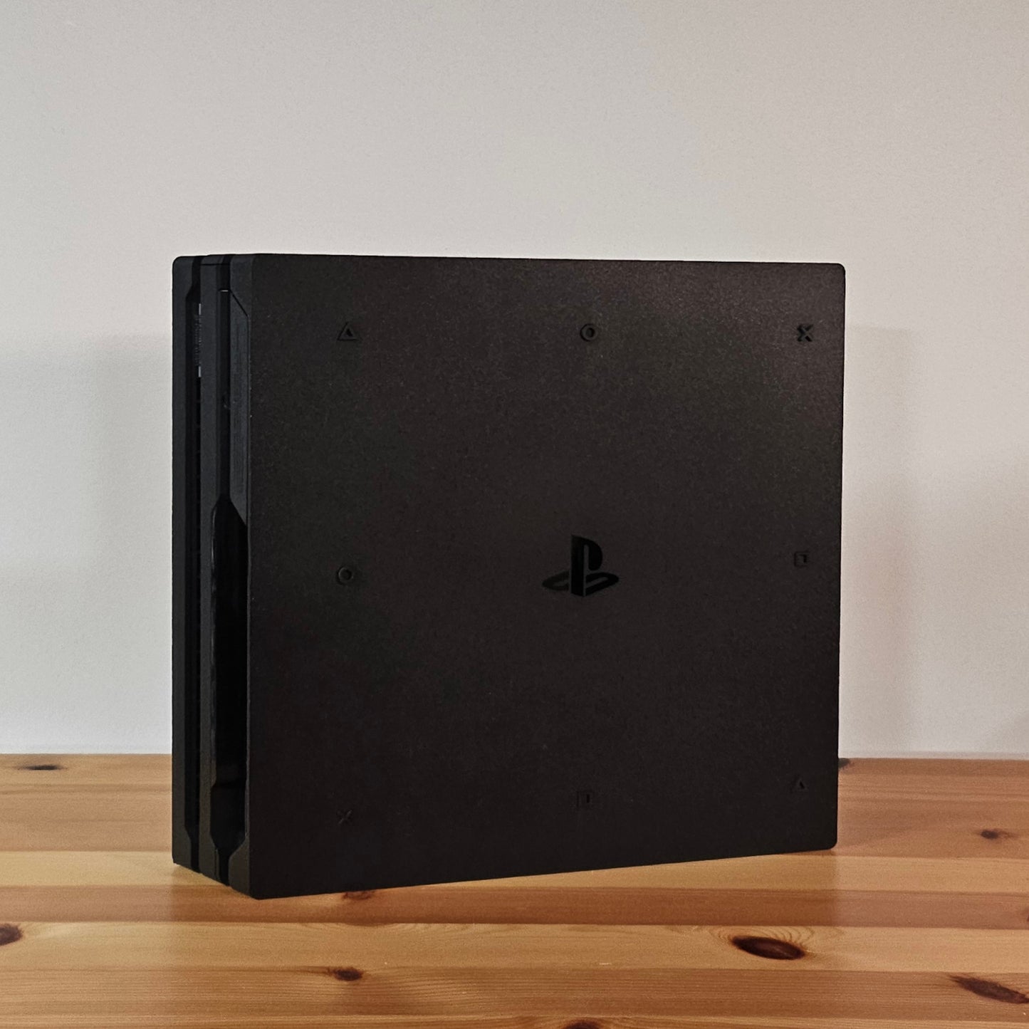 PlayStation 4 Pro 1TB (Modell CUH-7016B) - Occassion
