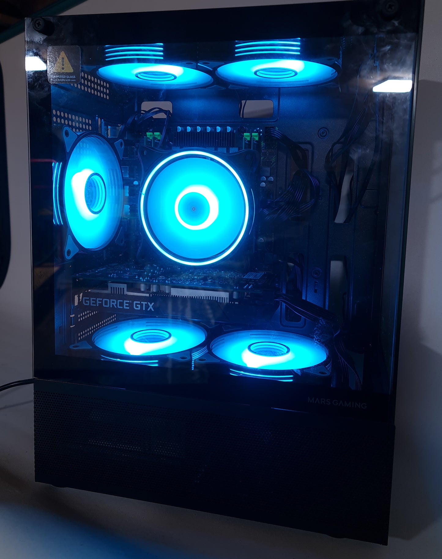 Asus RTX 4060, 32 GB RAM, Xeon 18-Kern 36-Threads – Power-PC