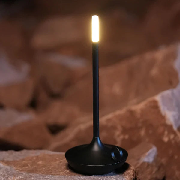 🕯️Romantische LED Kerzenlampe - Tischlampe WICK – tragbare Atmosphäre für jedes Abenteuer