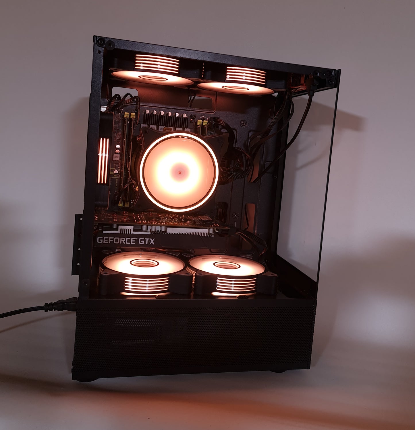 Asus RTX 4060, 32 GB RAM, Xeon 18-Kern 36-Threads – Power-PC