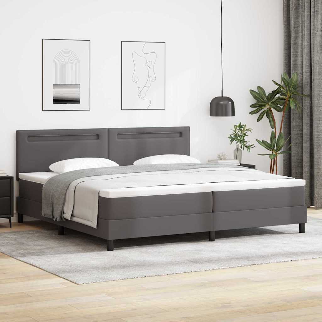 Bettgestell mit Matratze Grau 200 x 200 cm Kunstleder