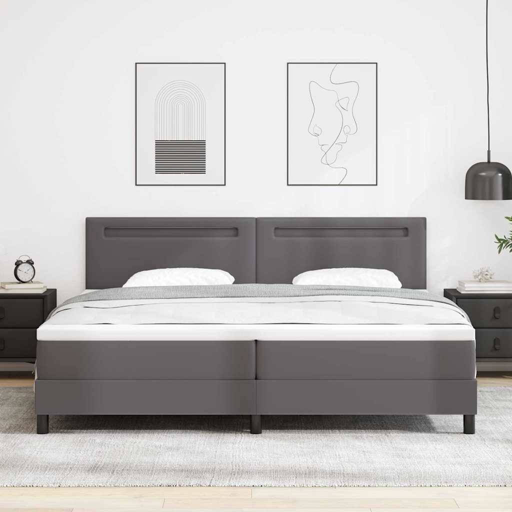 Bettgestell mit Matratze Grau 200 x 200 cm Kunstleder