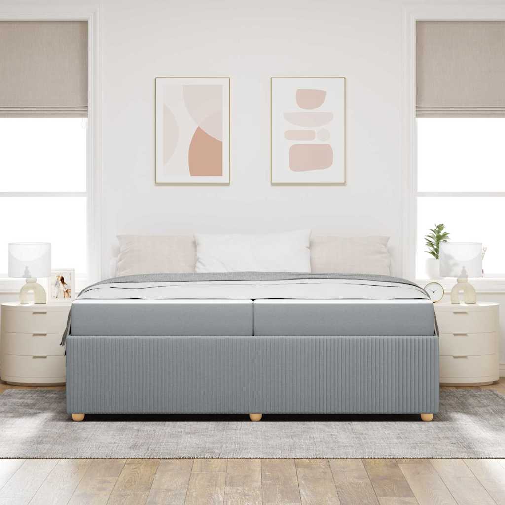 Bettgestell mit Matratze Hellgrau 200 x 200 cm Stoff