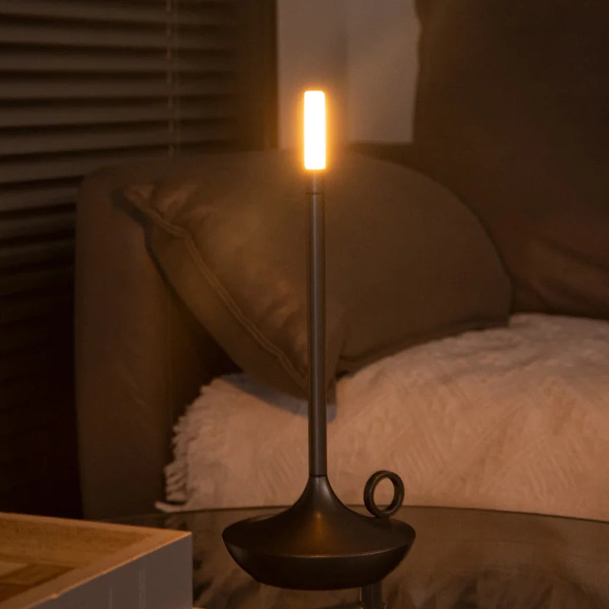 🕯️Romantische LED Kerzenlampe - Tischlampe WICK – tragbare Atmosphäre für jedes Abenteuer
