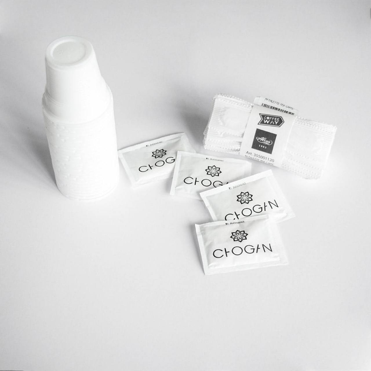 Kaffeezubehör-Set (Zucker, Rührstäbchen, Kaffeebecher) – 100 St. Pro Artikel – Chogan in der Originalflasche
