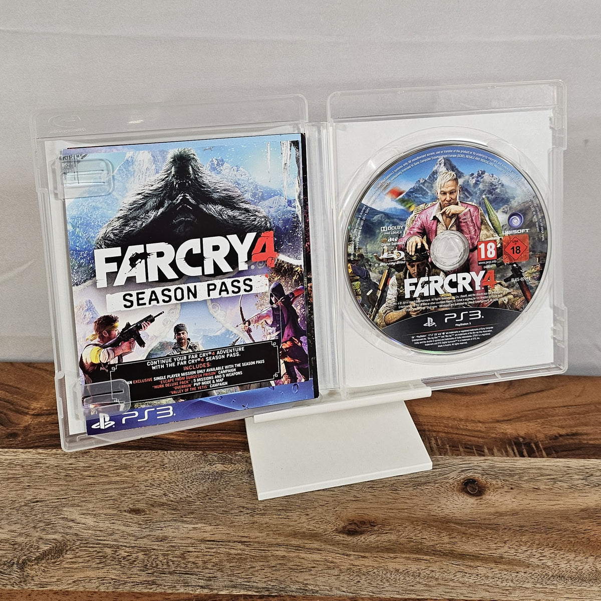 Far Cry 4 Limited Edition für PlayStation 3 – geöffnete Originalhülle mit Spiel-Disc und Season-Pass-Einleger