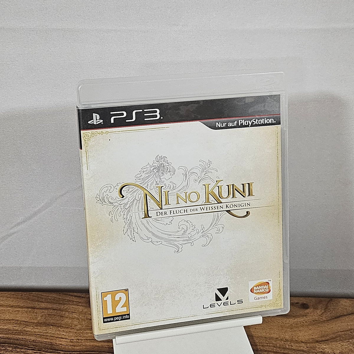 Ni no Kuni Der Fluch der Weissen Königin für PlayStation 3 – Originalhülle, Vorderseite