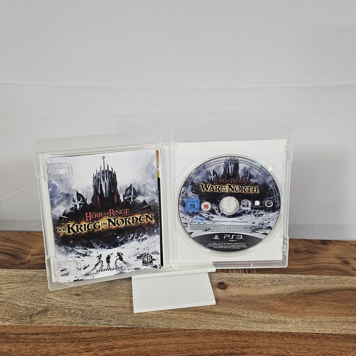 Der Herr der Ringe: Der Krieg im Norden für PlayStation 3 – geöffnete Originalhülle mit Spiel-Disc und Unterlagen
