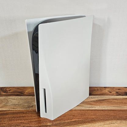 Vorderseite der PlayStation 5 CFI-1016A mit Disc-Laufwerk