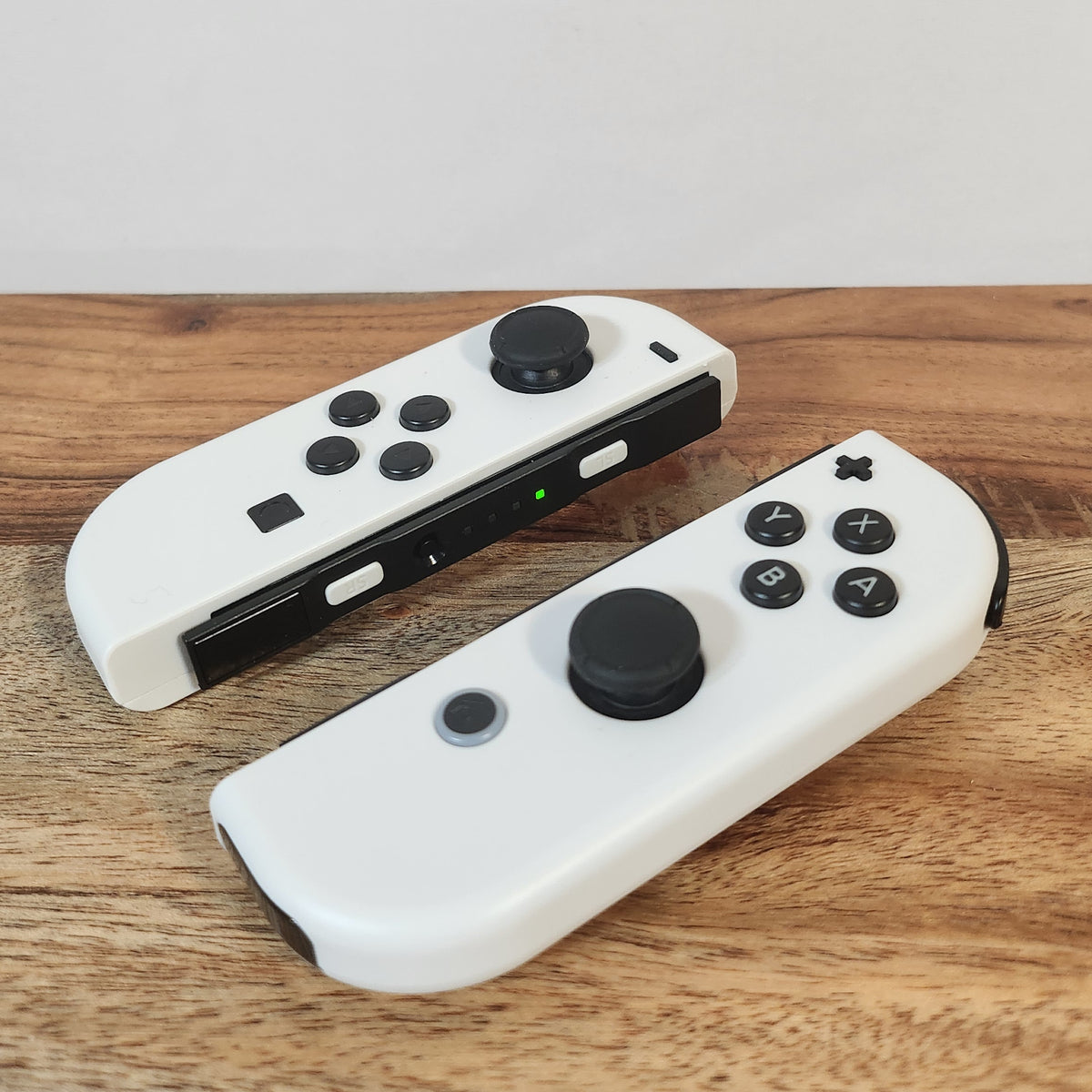 Bedienelemente des weissen Switch Ersatz-Controller Sets