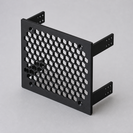 Vorschau einer verstellbaren 120mm Lüfterhalterung mit Honeycomb-Feld für drei 5,25-Zoll-Schächte aus der STL-Datei