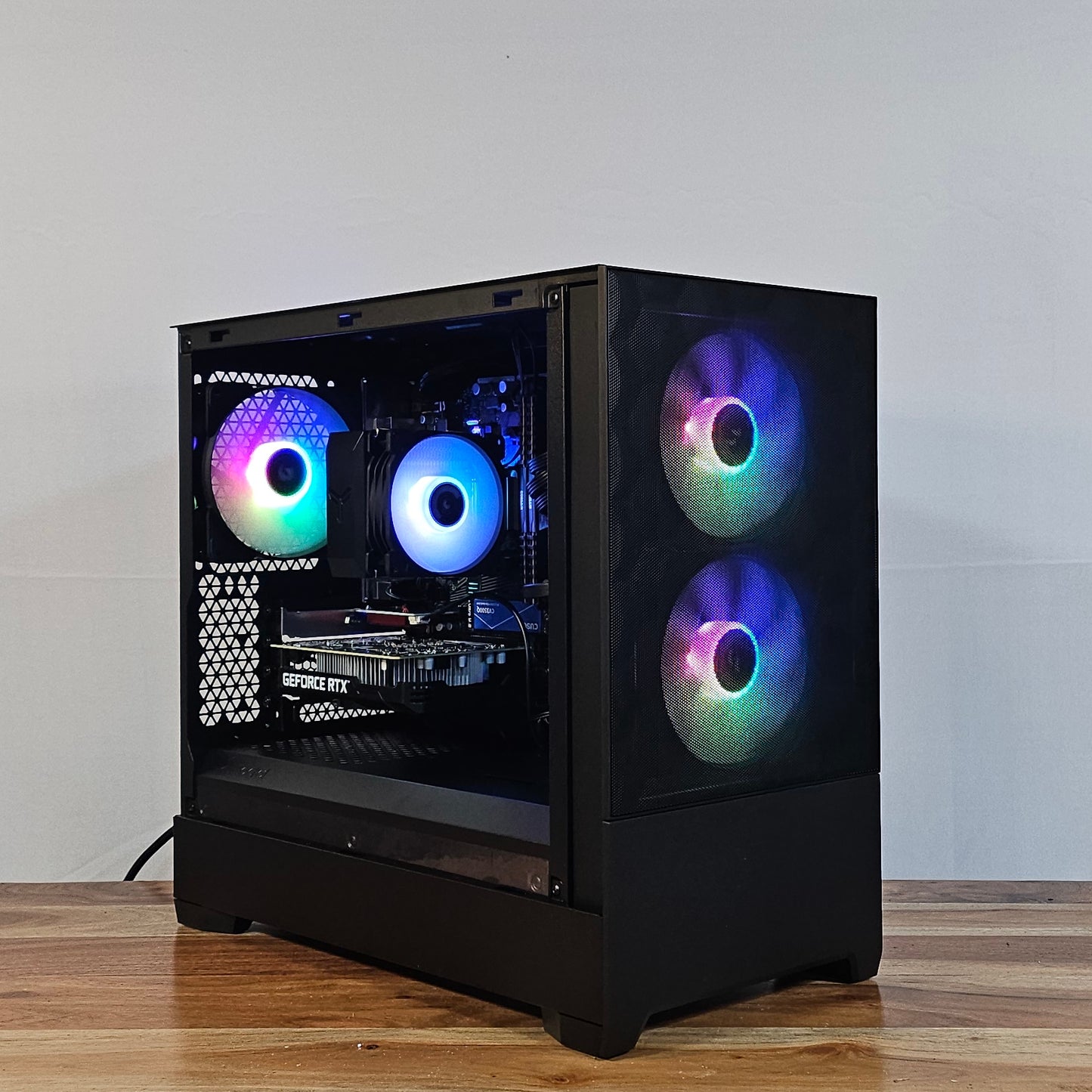 🔥 Gaming PC Ryzen 5 / RTX 3050 / 16GB RAM / Fractal RGB