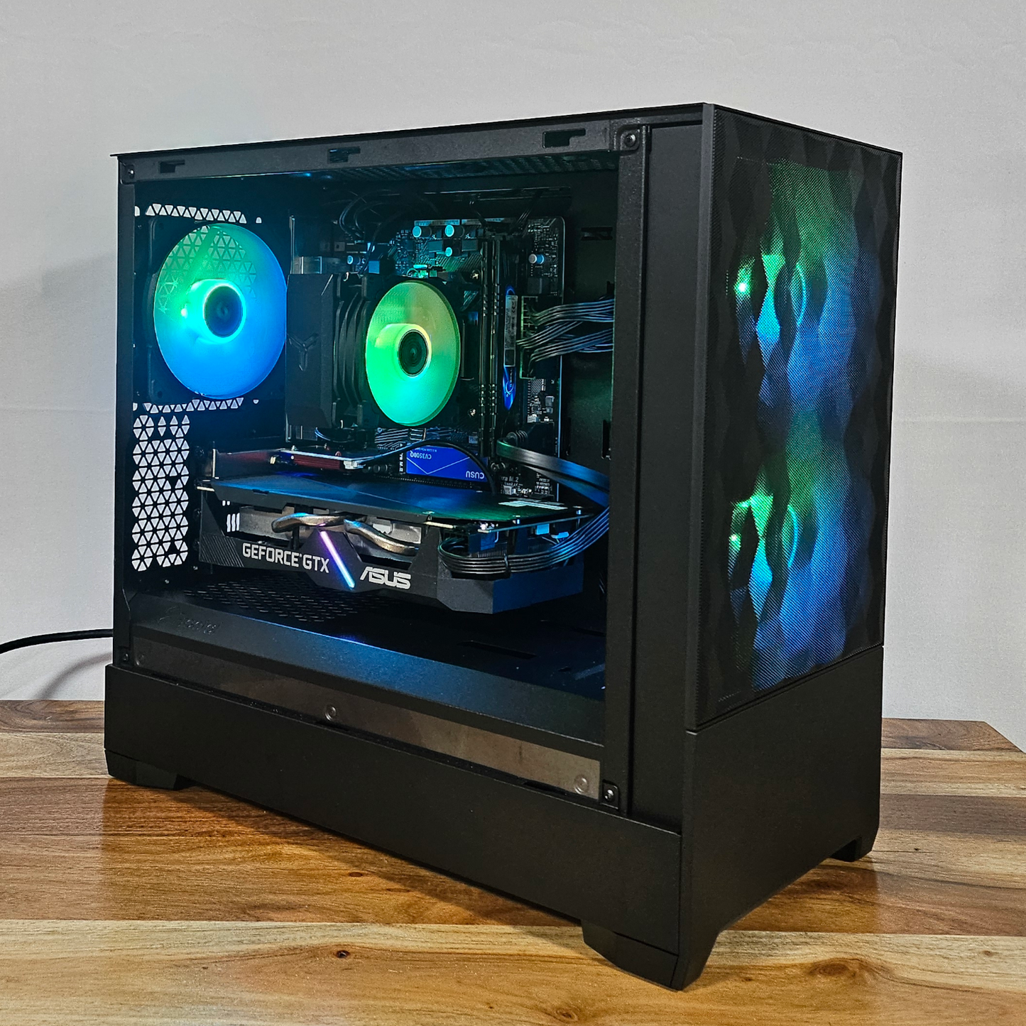 🔥 Gaming PC Ryzen 5 3500X / GTX 1660 SUPER / 16GB RAM / Fractal RGB