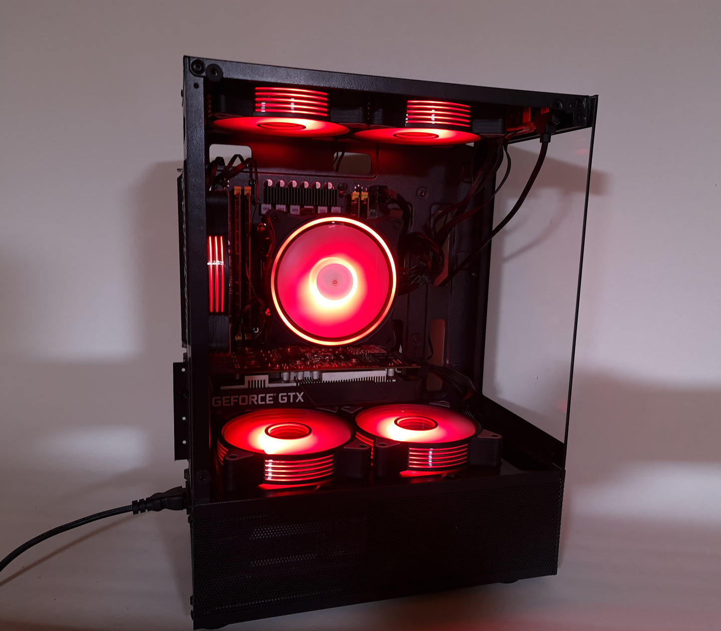 High-Performance-PC Workstation mit GeForce RTX 4060 – 12-Kern-Xeon-CPU, 32 GB RAM, RGB, 512 GB SSD – Perfekt für Gaming und Kreatives