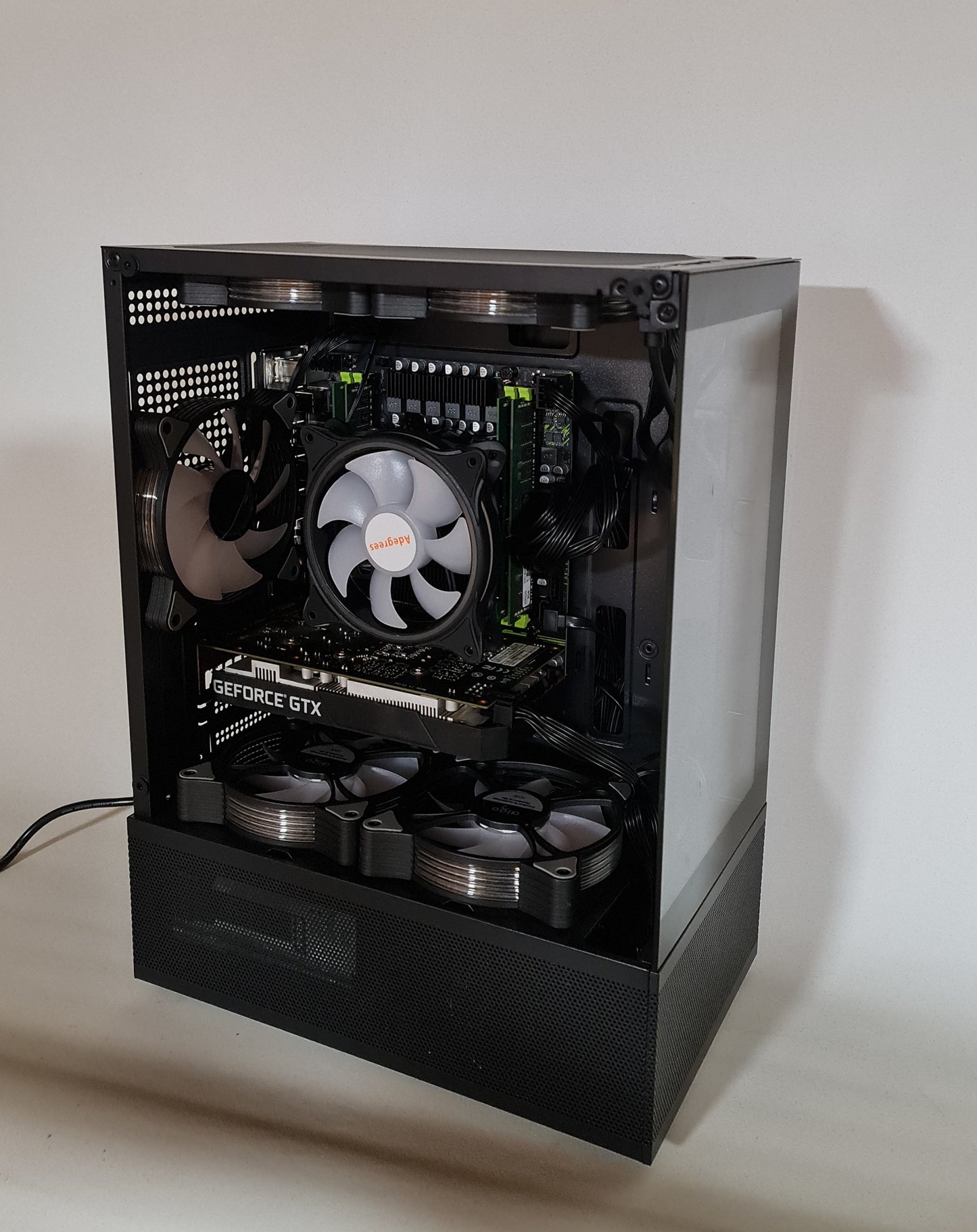 High-Performance-PC Workstation mit GeForce RTX 4060 – 12-Kern-Xeon-CPU, 32 GB RAM, RGB, 512 GB SSD – Perfekt für Gaming und Kreatives