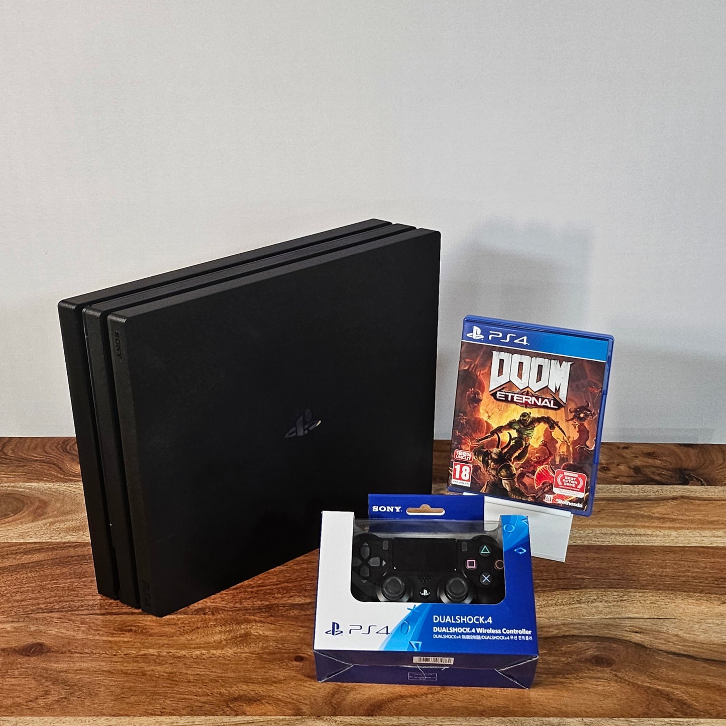 PS4 Pro 1TB + Controller + DOOM Eternal (inkl Lieferung) - Occassion