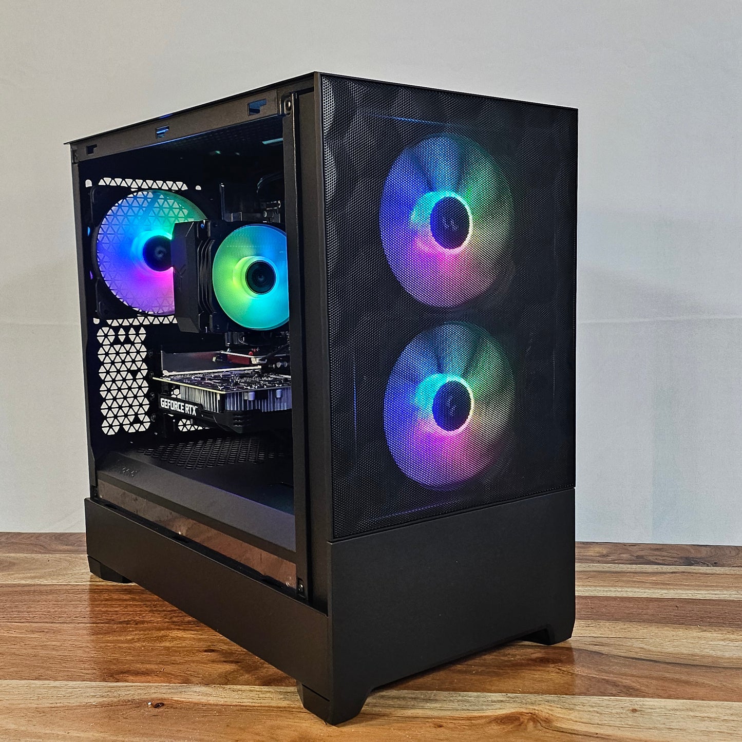 🔥 Gaming PC Ryzen 5 / RTX 3050 / 16GB RAM / Fractal RGB