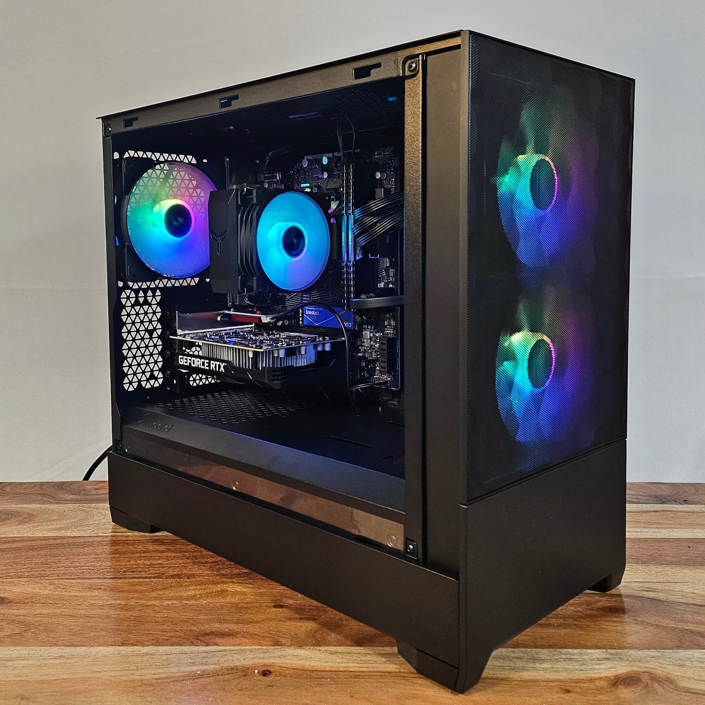 🔥 Gaming PC Ryzen 5 / RTX 3050 / 16GB RAM / Fractal RGB