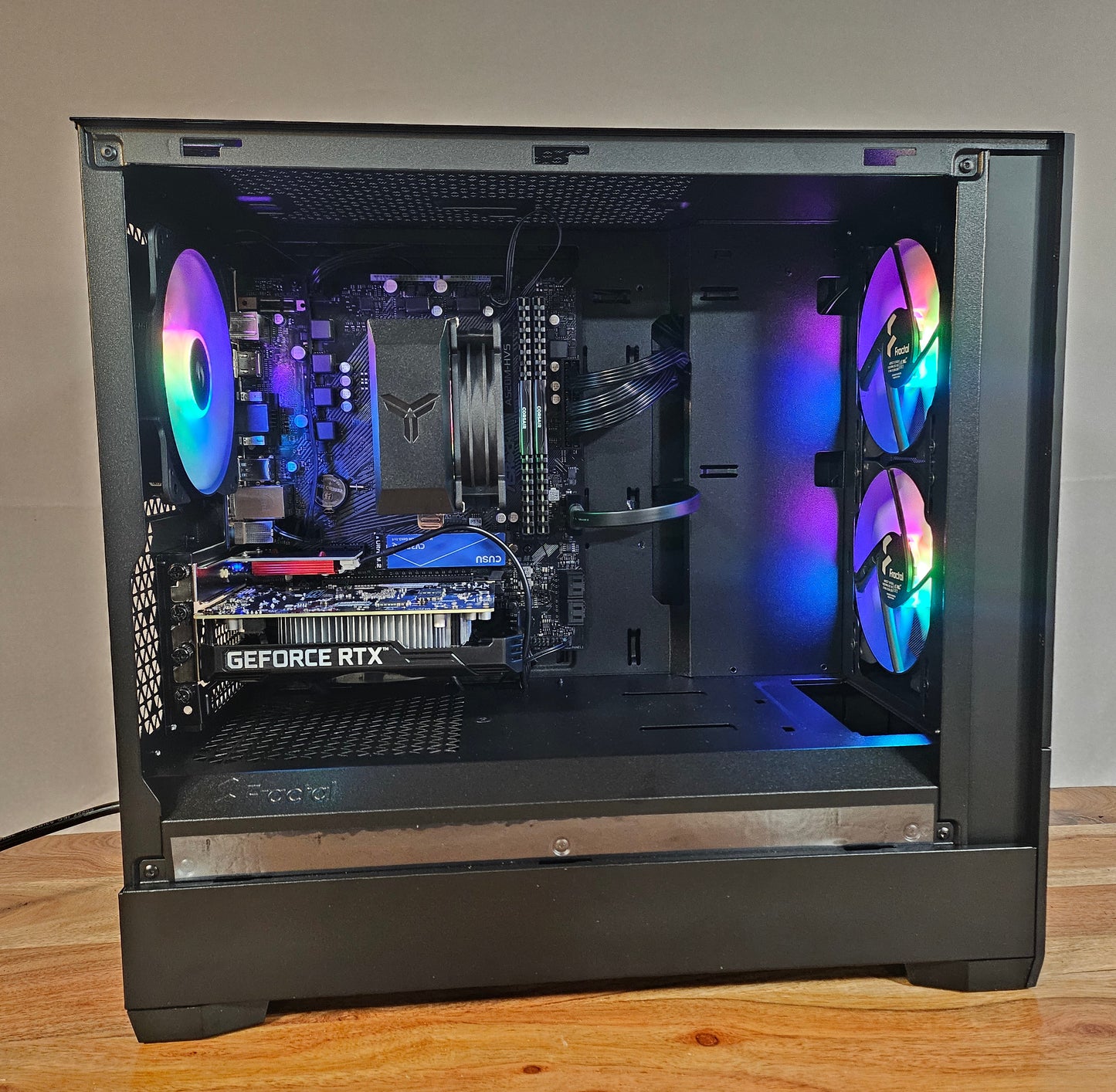 🔥 Gaming PC Ryzen 5 / RTX 3050 / 16GB RAM / Fractal RGB