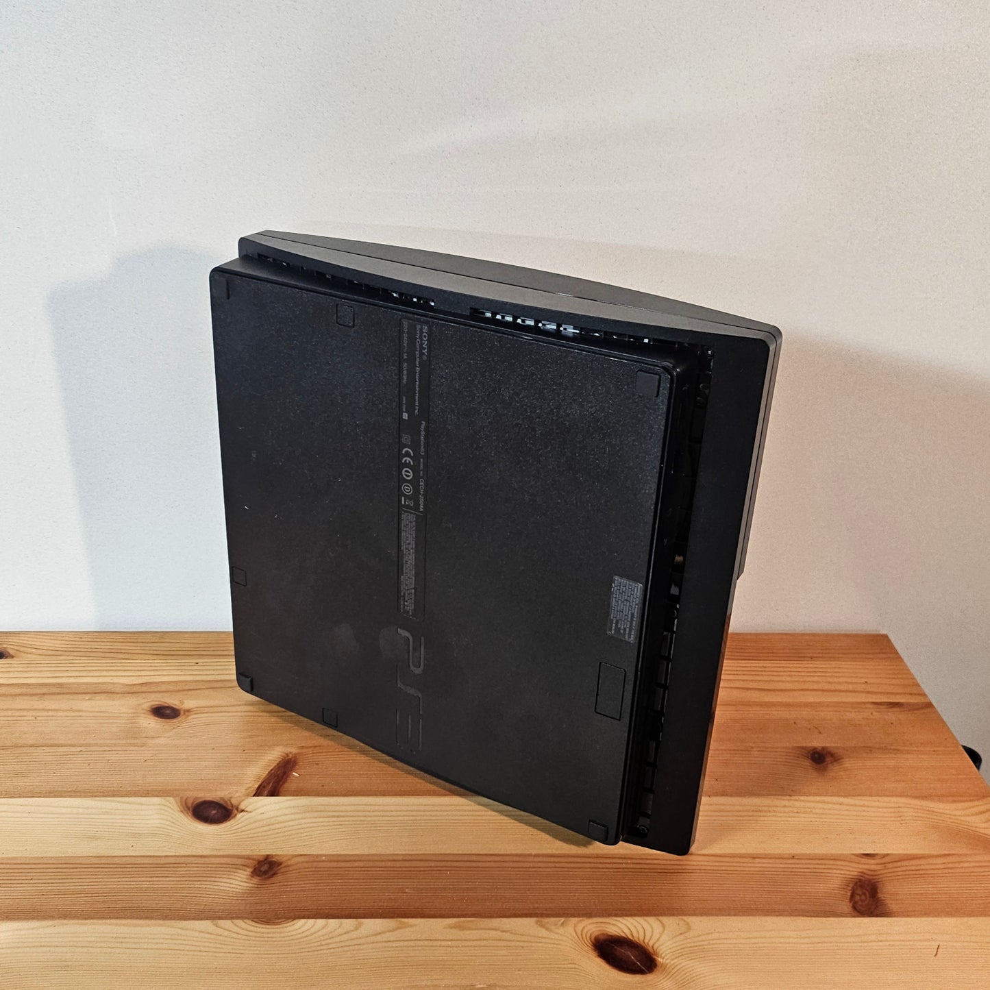 🎮 Console PlayStation 3 Slim 120 Go Modèle CECH-2005A – Occasion (pied en caoutchouc manquant)
