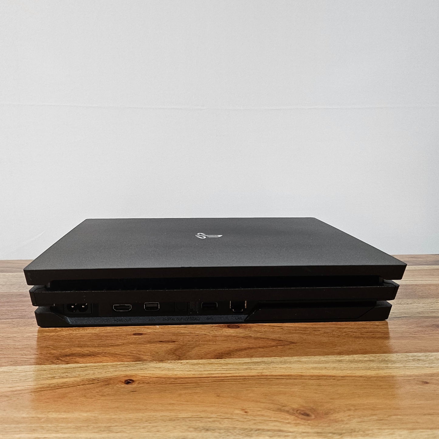 PS4 Pro 1TB + Controller + DOOM Eternal (inkl Lieferung) - Occassion