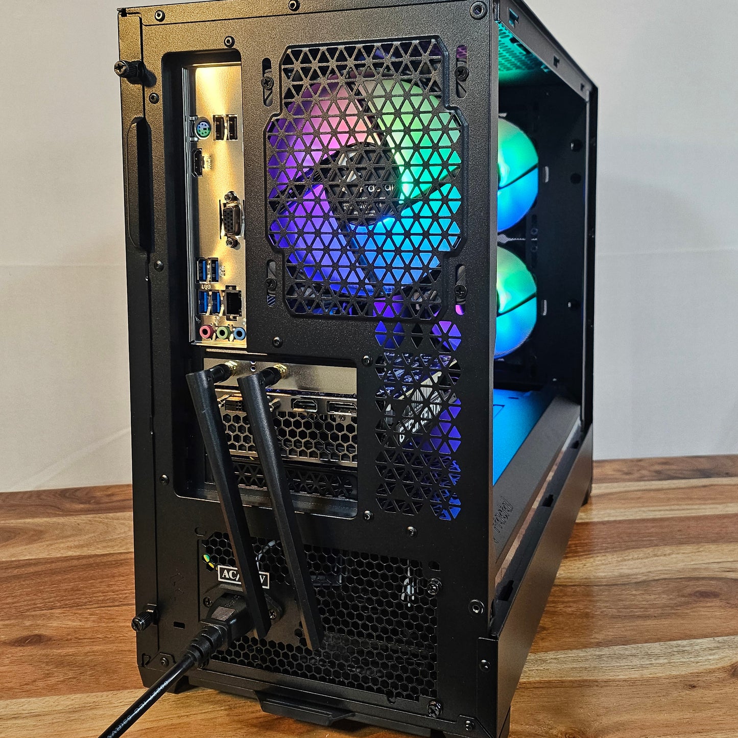 🔥 Gaming PC Ryzen 5 / RTX 3050 / 16GB RAM / Fractal RGB