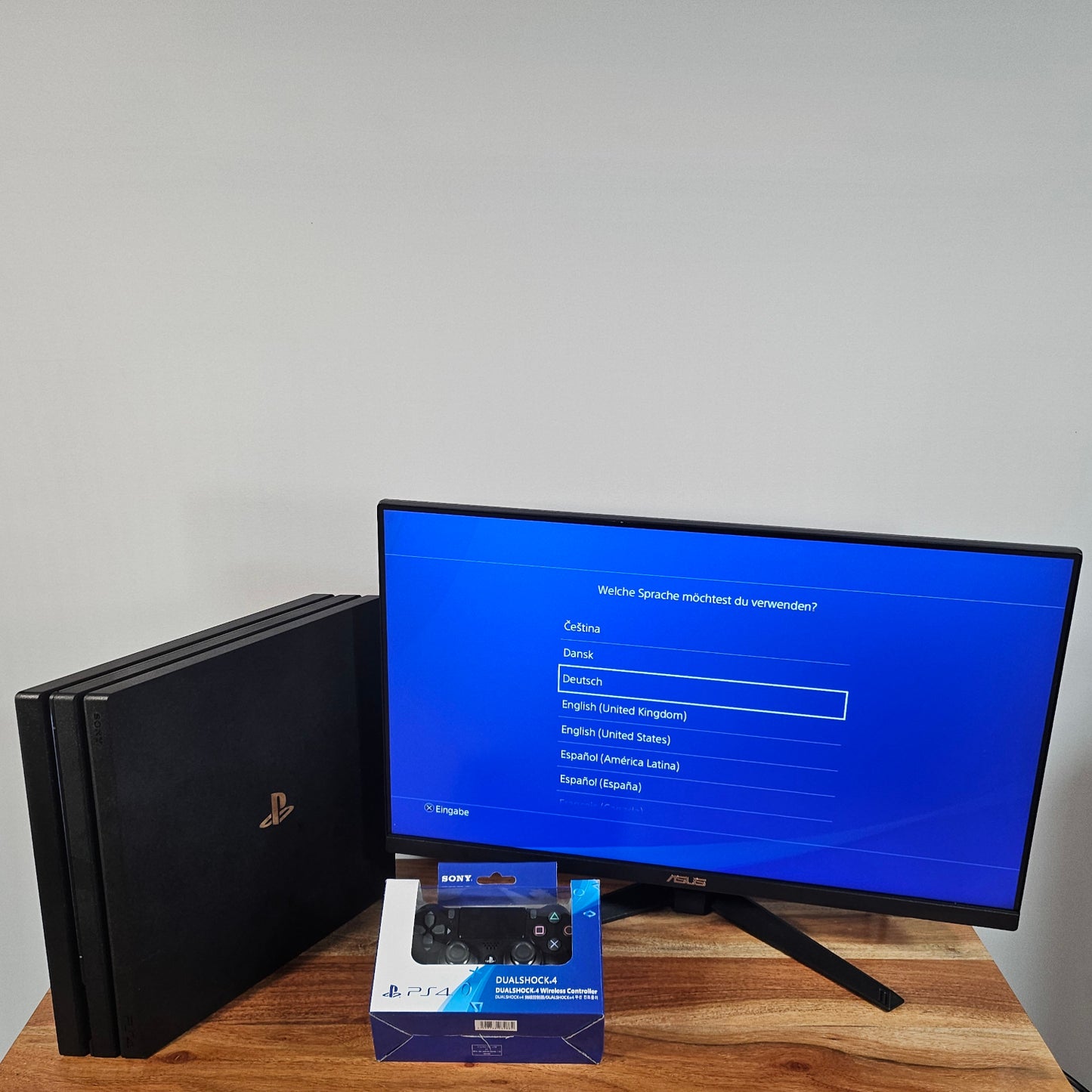 PS4 Pro 1TB + Controller + DOOM Eternal (inkl Lieferung) - Occassion