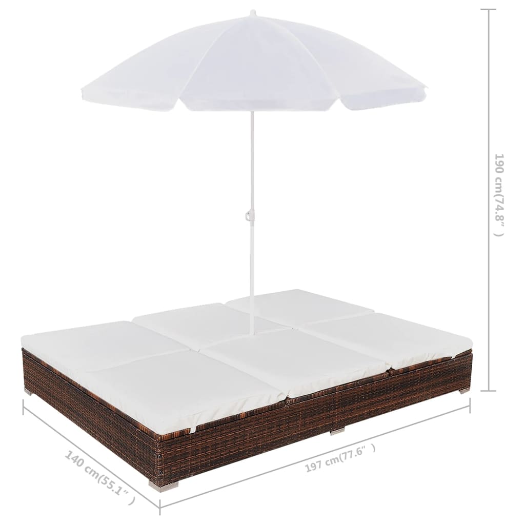 Lit lounge d'extérieur avec parasol en poly rotin marron