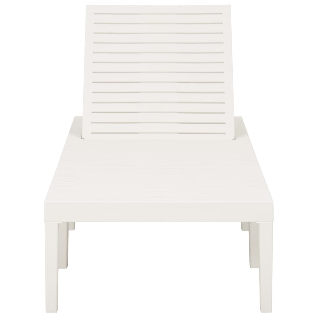 Chaise longue en plastique blanc