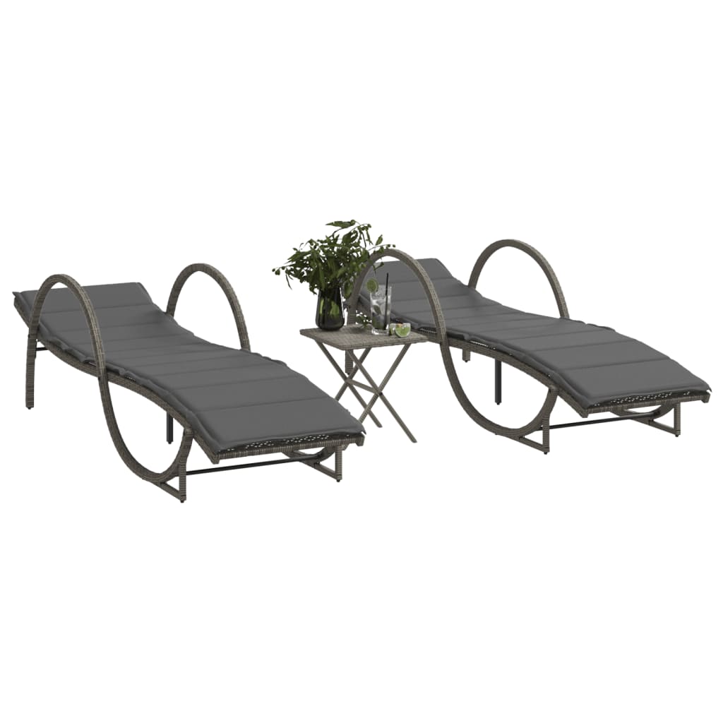 Chaises longues 2 pcs avec table en polyrotin gris