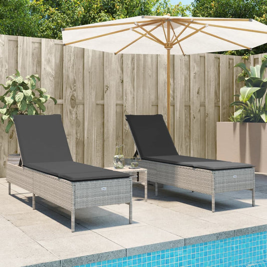Chaises longues avec coussins, lot de 2, en résine tressée gris clair