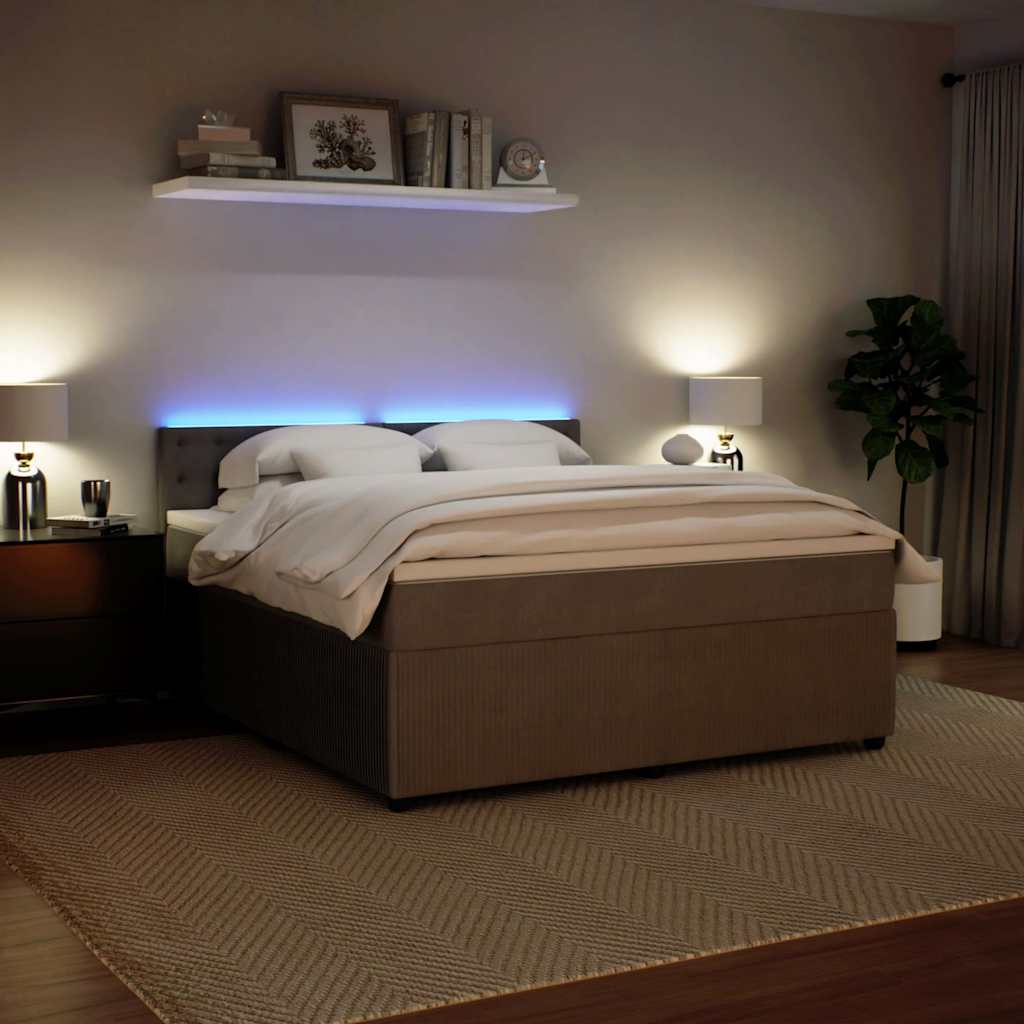 Boxspringbett mit Matratze Hellgrau 180x200 cm Samt