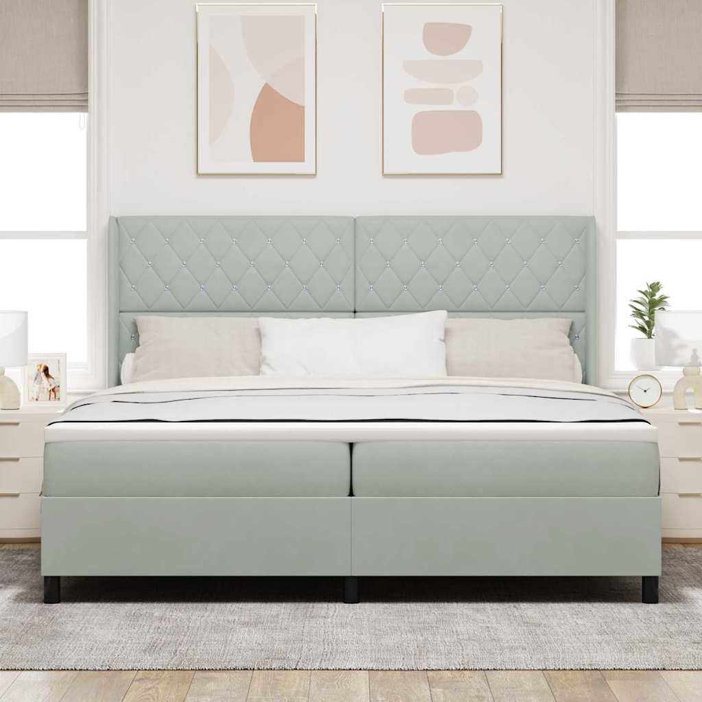 LED Boxspringbett mit Matratze Hellgrau 200 x 200 cm Samt