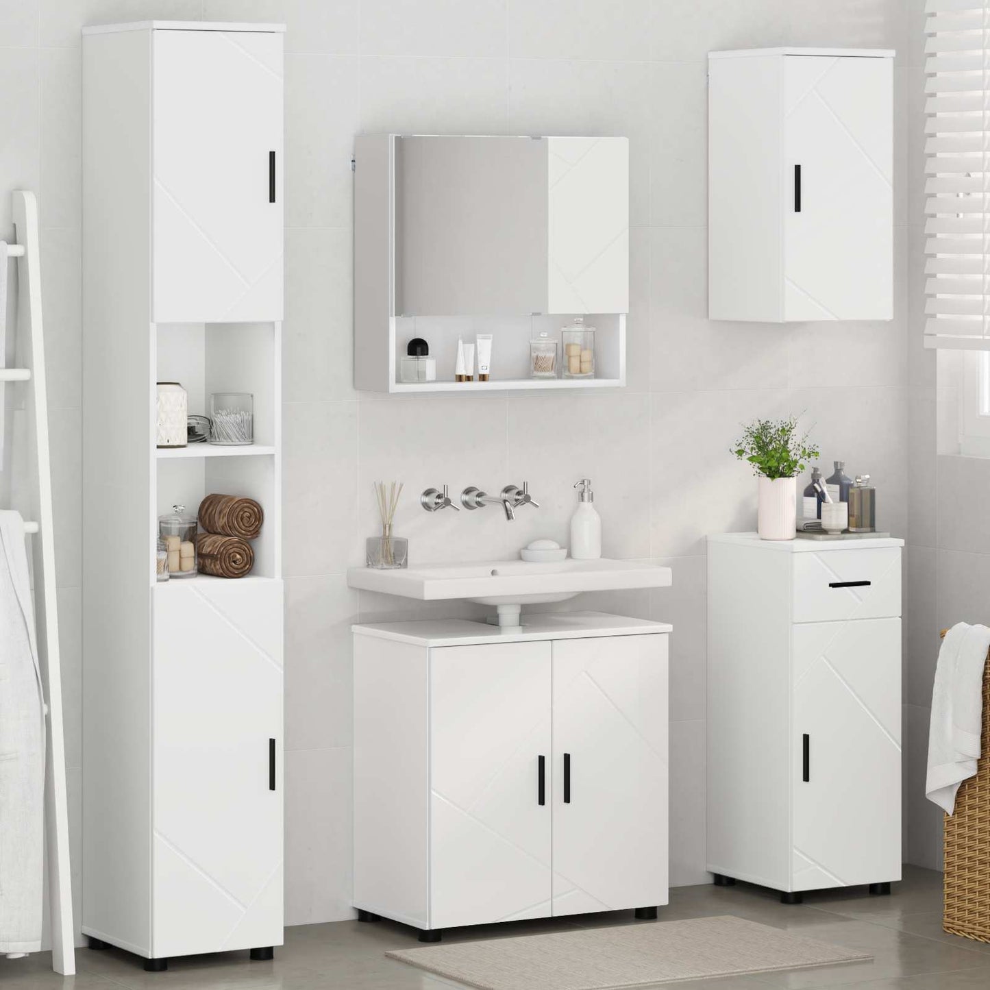 Badezimmermöbel-Set mit Tür 5 pcs Weiß Holzwerkstoff & Metall