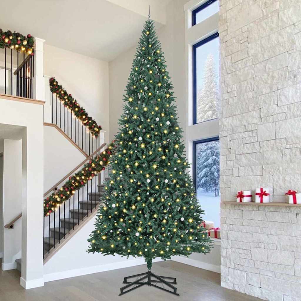 Künstlicher vorbeleuchteter Weihnachtsbaum mit Kugelset Grün