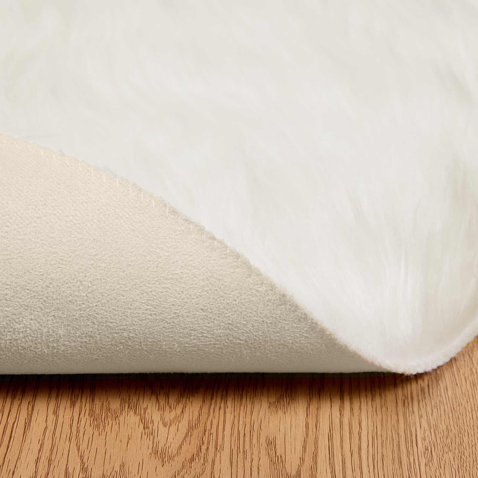 Teppich aus Kunstschaffell TAFALLA Weiß Ø 200 cm Polyester