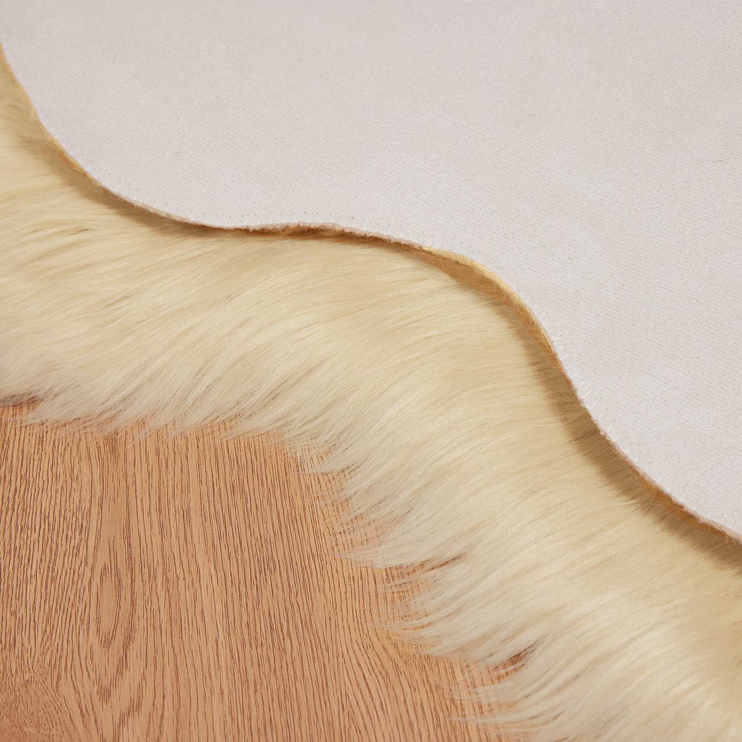 Teppich aus Kunstschaffell TAFALLA Creme 60 x 90 cm Polyester