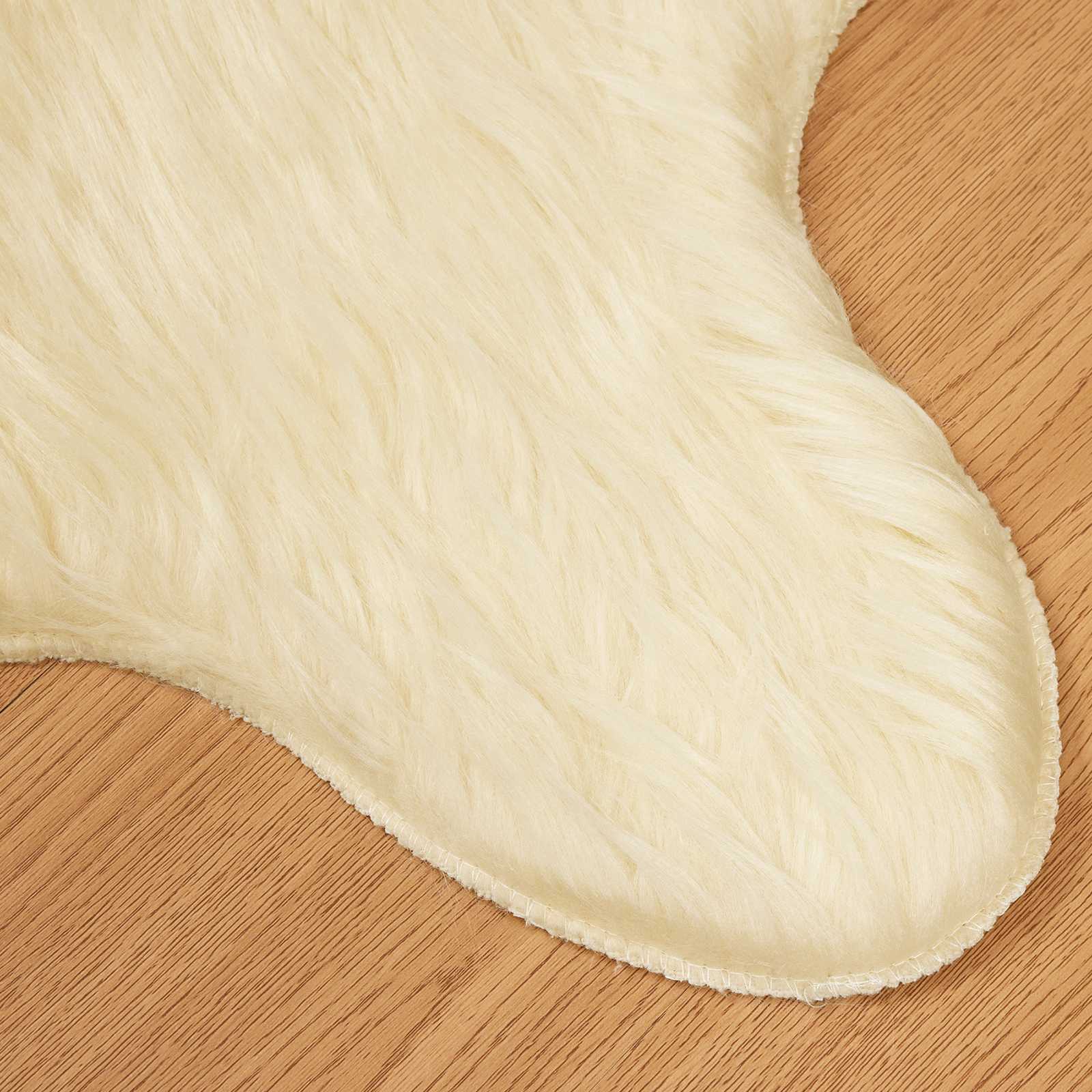 Teppich aus Kunstschaffell TAFALLA Creme 80 x 120 cm Polyester