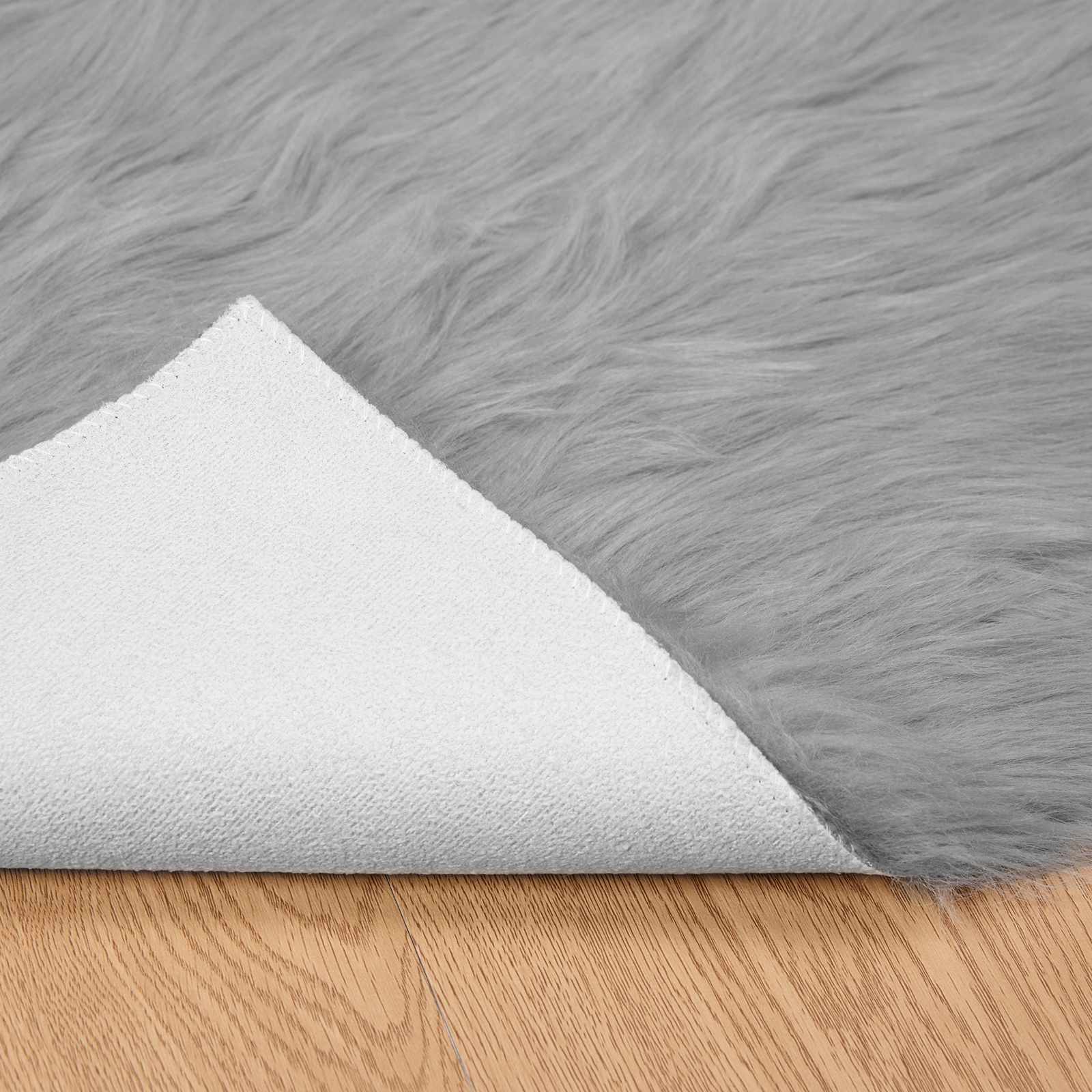 Teppich aus Kunstschaffell TAFALLA Grau 200 x 200 cm Polyester