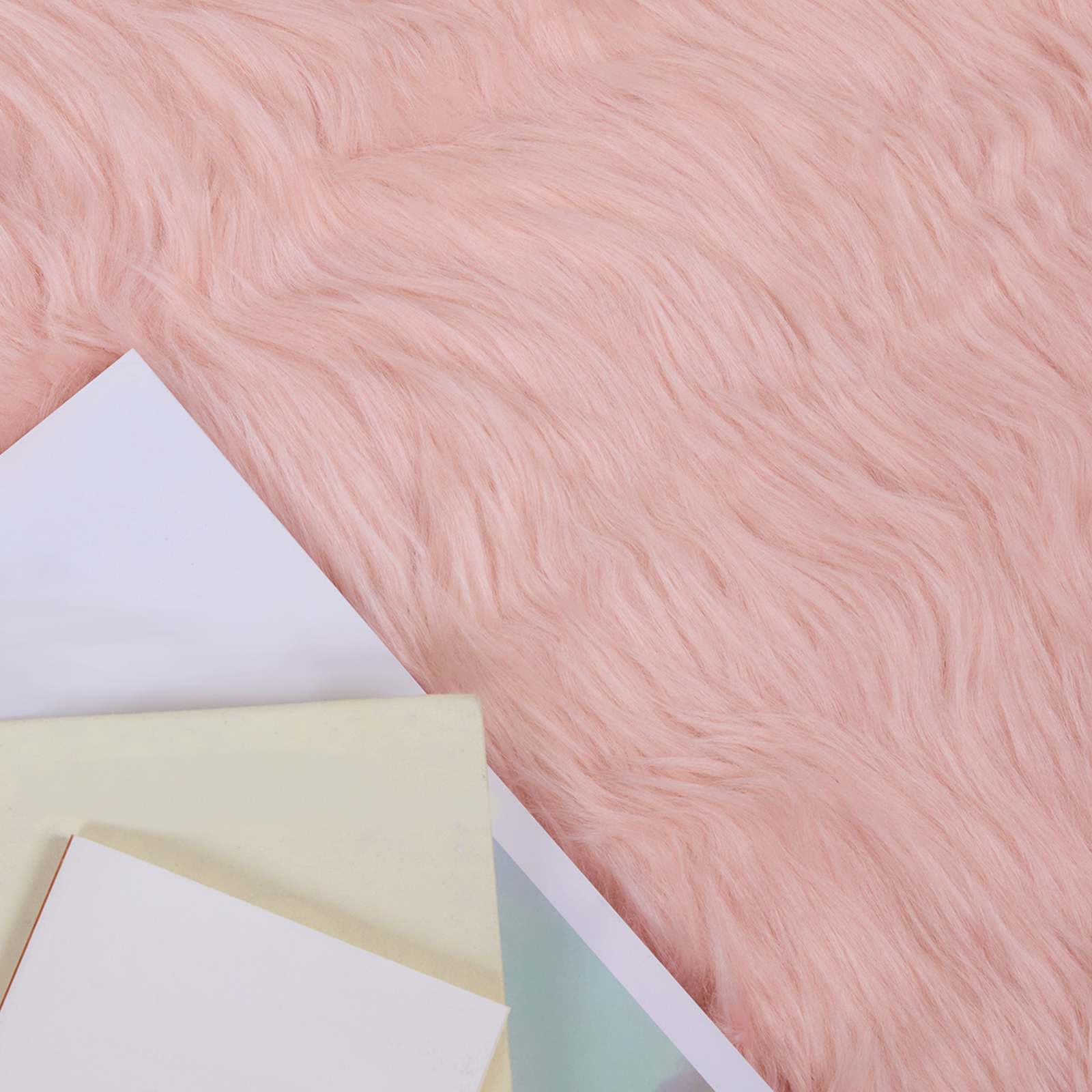 Teppich aus Kunstschaffell TAFALLA Rosa 160 x 230 cm Polyester