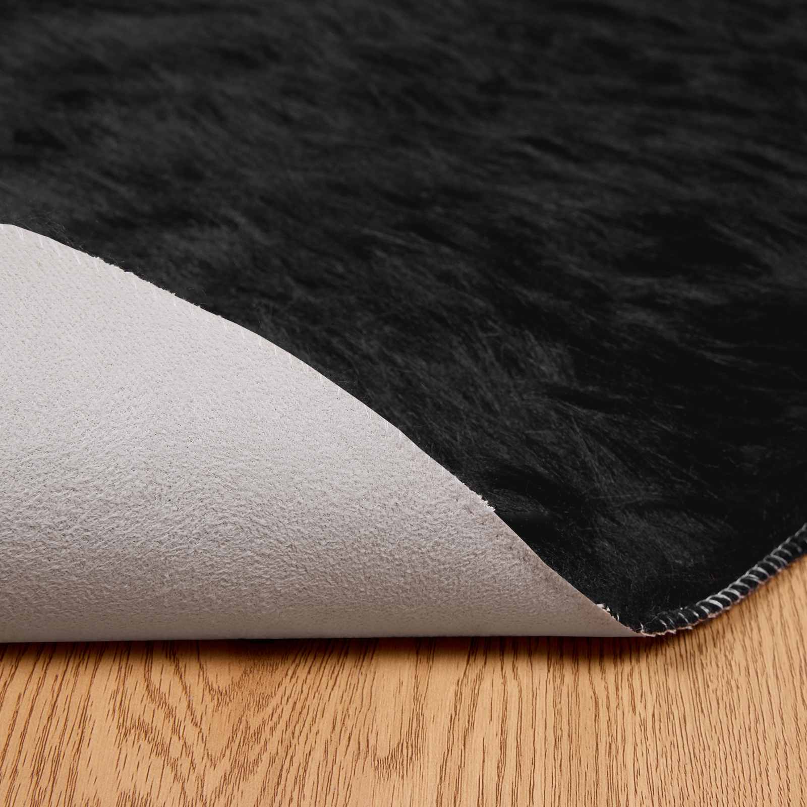 Teppich aus Kunstschaffell TAFALLA Schwarz Ø 120 cm Polyester