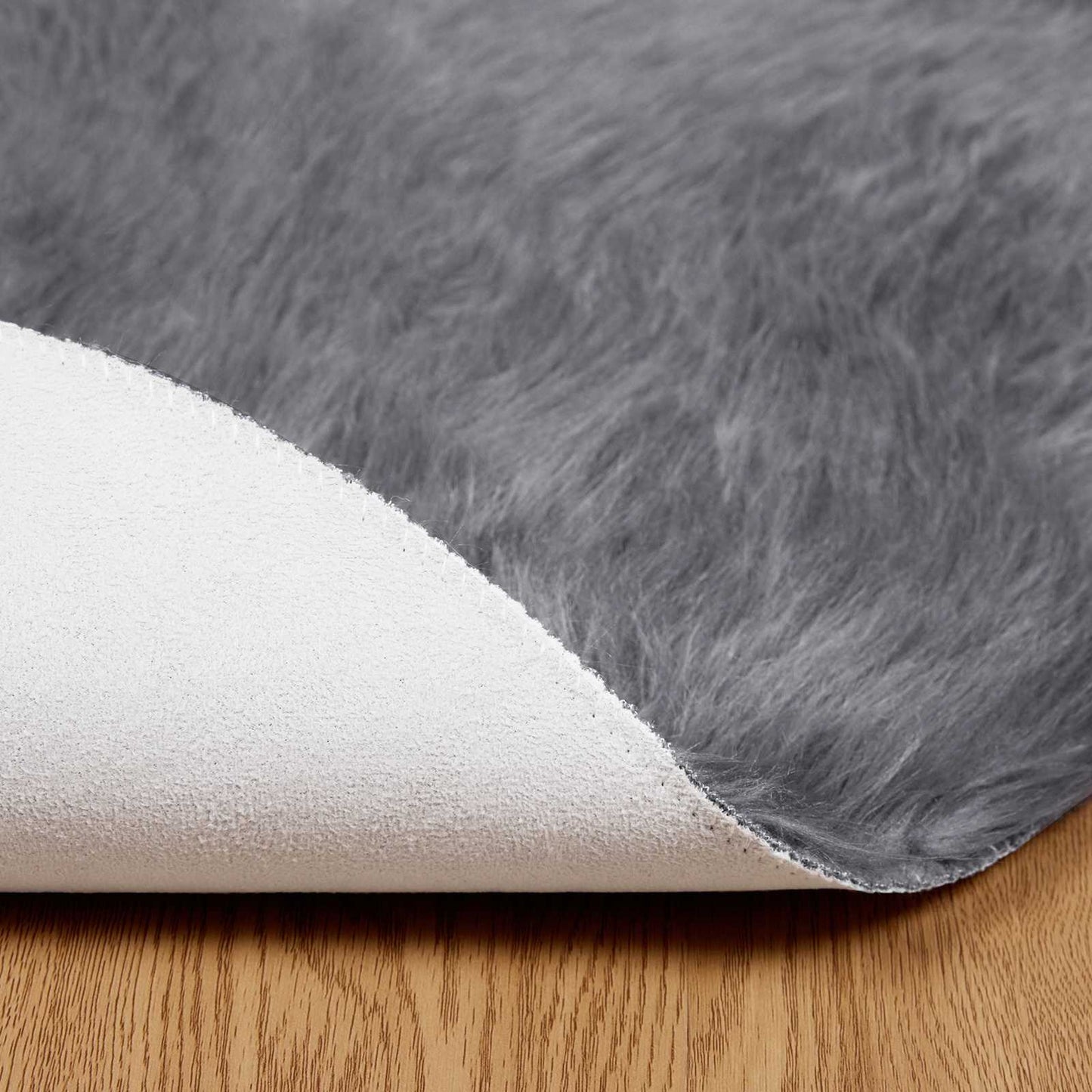 Teppich aus Kunstschaffell TAFALLA Anthrazit Ø 160 cm Polyester