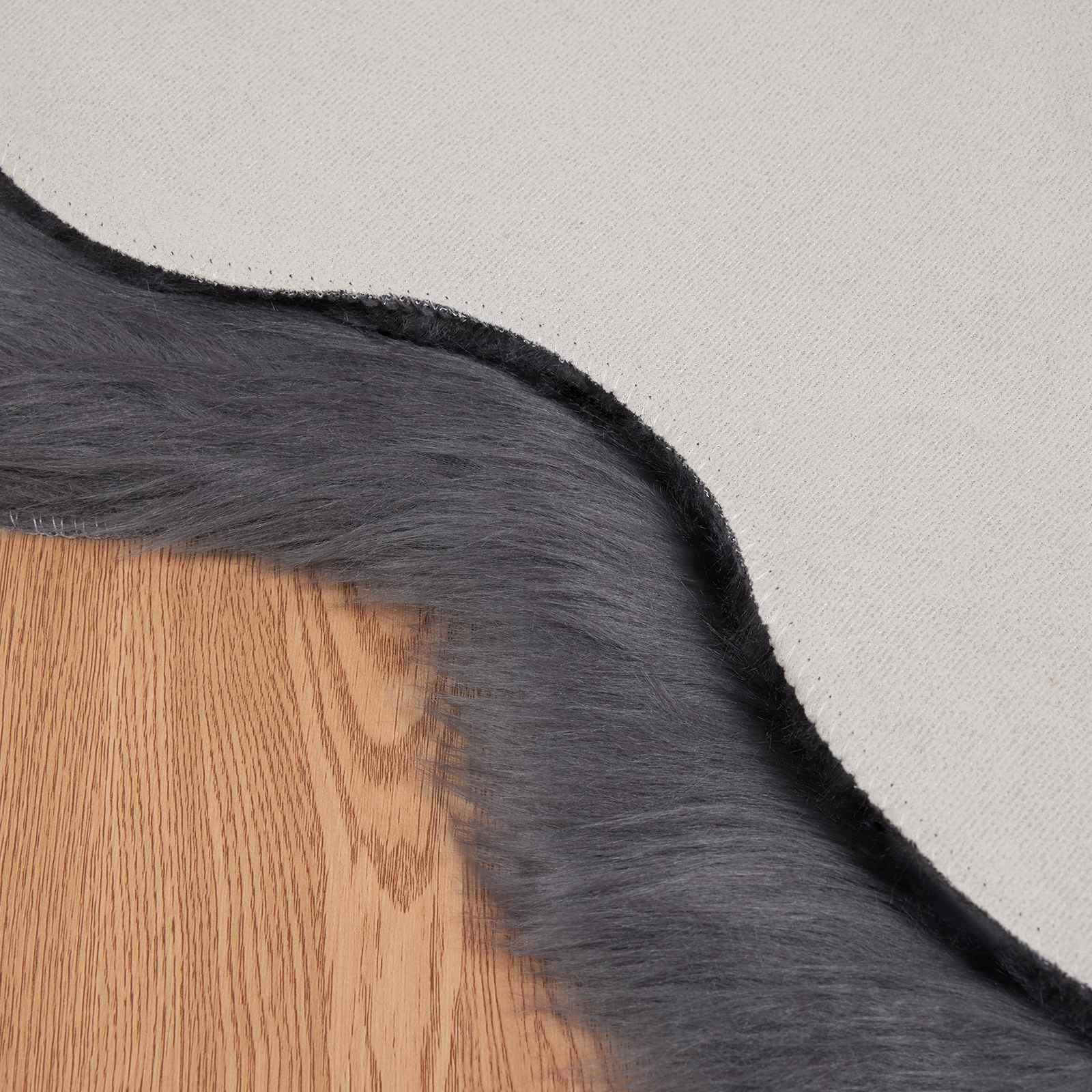 Teppich aus Kunstschaffell TAFALLA Anthrazit 60 x 90 cm