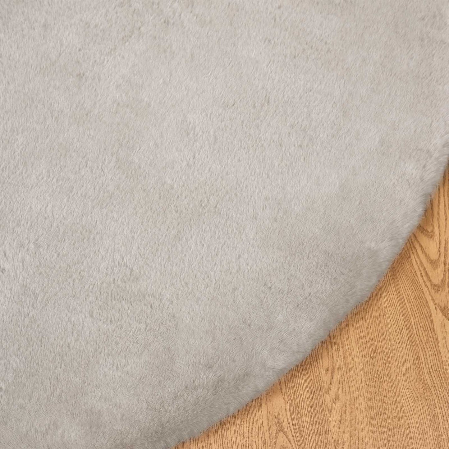 Rutschfester Teppich aus Kunstkaninchenfell OLITE Beige