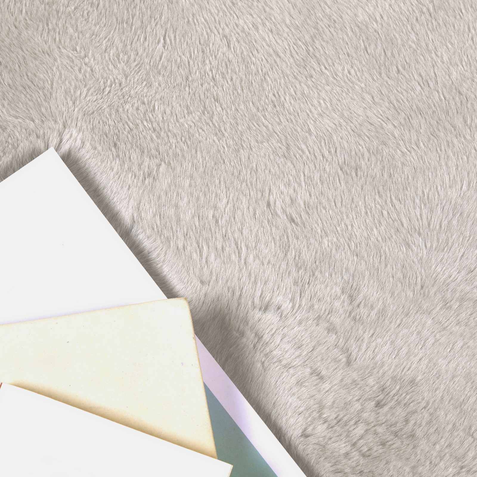 Rutschfester Teppich aus Kunstkaninchenfell OLITE Beige