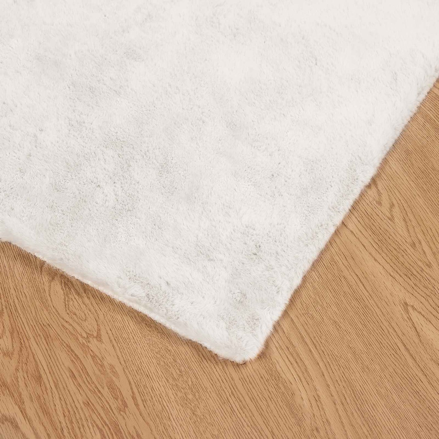 Rutschfester Teppich aus Kunstkaninchenfell OLITE Creme