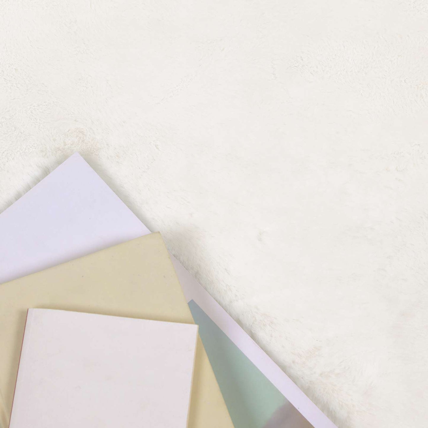 Rutschfester Teppich aus Kunstkaninchenfell OLITE Creme